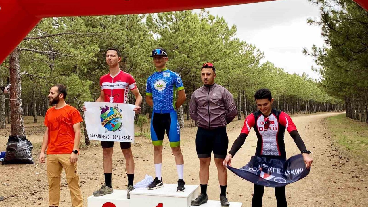 ’8. Üniversitelerarası Dağ Bisikleti Yarışı’nda Ömer Bilgin Şampiyon Oldu