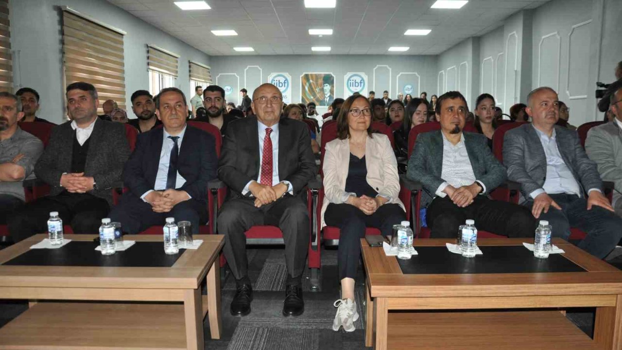 Çimentaş Yönetim Kurulu Başkanı Taha Aksoy Deneyimlerini Öğrencilerle Paylaştı