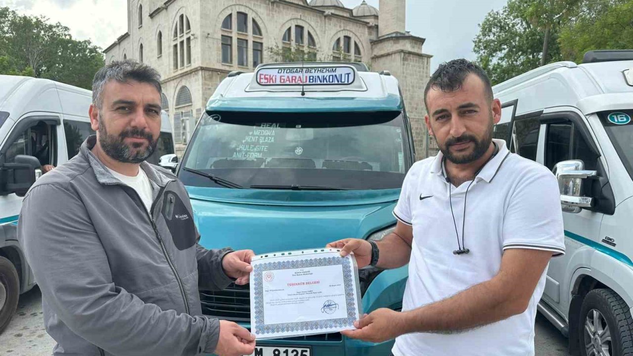 Konya’da Yılın Şoföründen Trafikte Hoşgörü Ve Saygı Tavsiyesi