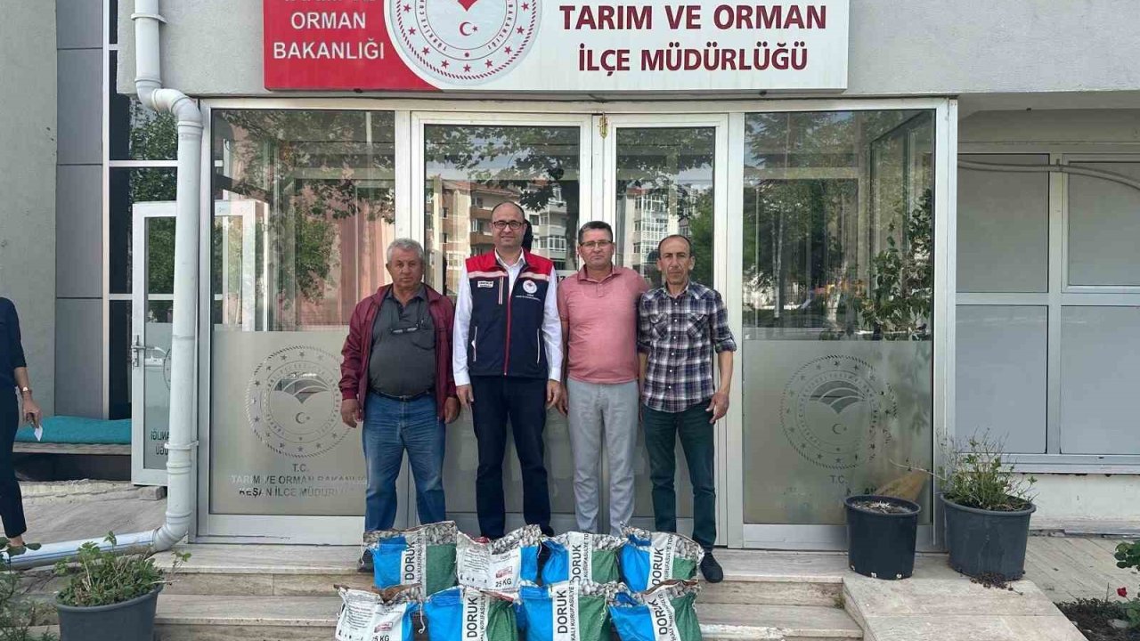 Bakanlığın Yüzde 75 Hibesiyle 73 Üreticiye Kuru Fasulye Tohumu Verildi