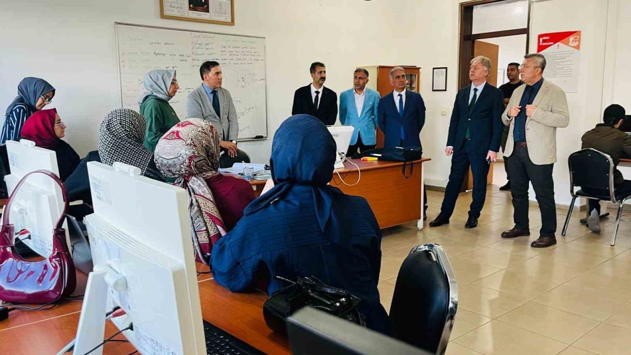 Meb Hayat Boyu Öğrenme Genel Müdürlüğü Bingöl’de Temaslarda Bulundu