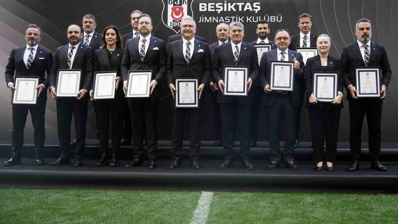 Beşiktaş’ta Başkan Serdal Adalı Ve Yönetimi, Mazbatalarını Aldı