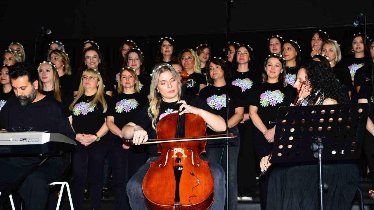 Anneler, Eğitim İçin Sahne Aldı