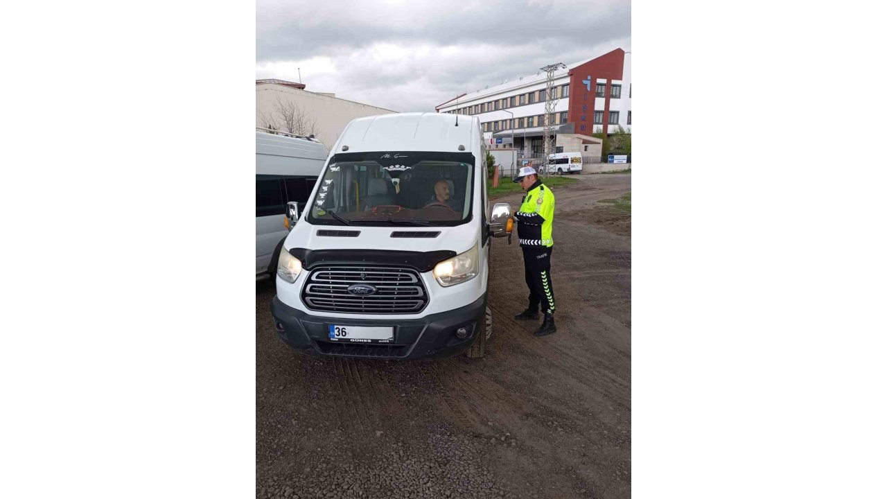 Kars’ta Öğrenci Servisleri Denetleniyor