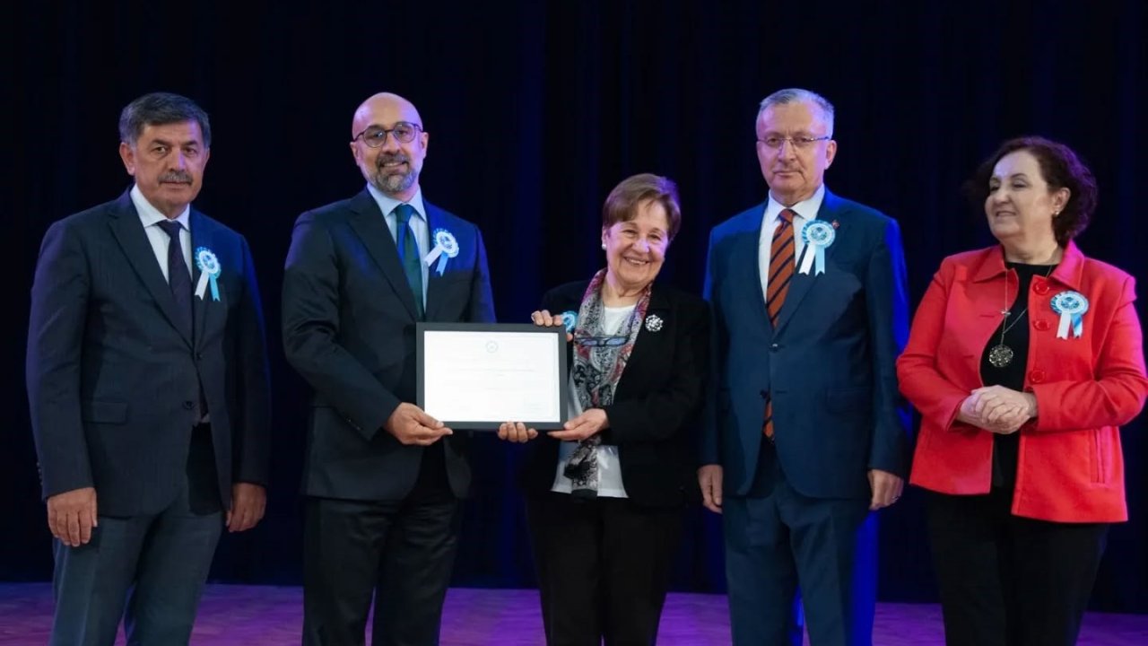 Eczacılık Fakültesi Akreditasyon Belgesi Takdim Töreni Düzenlendi