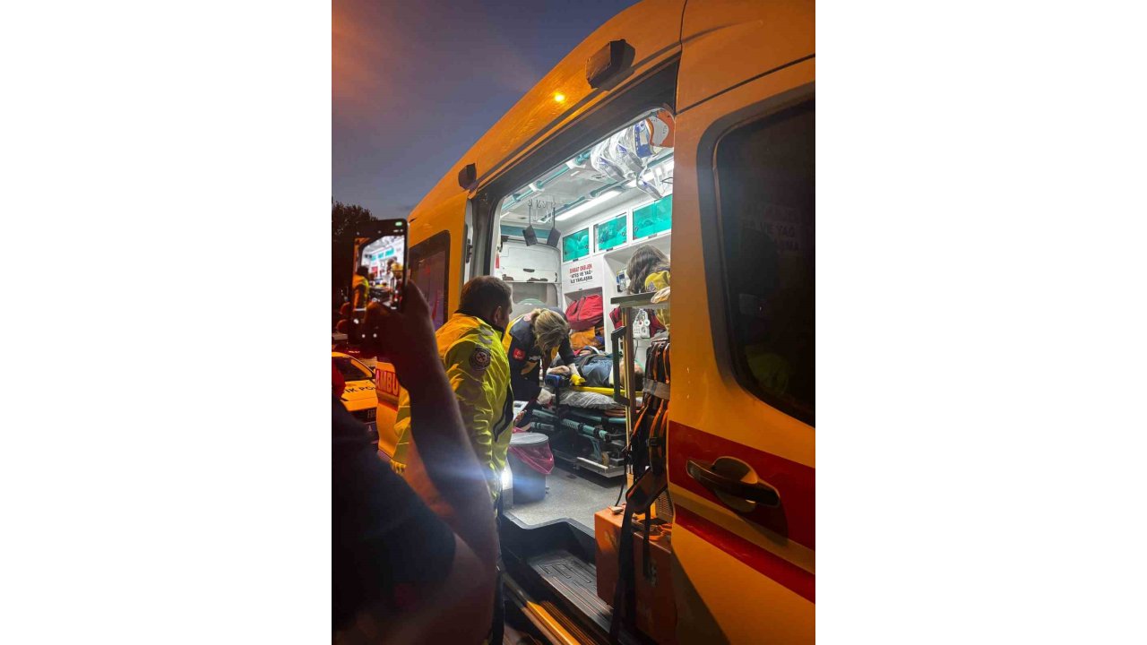 Halk Otobüsü Yayaya Çarptı: 1 Yaralı