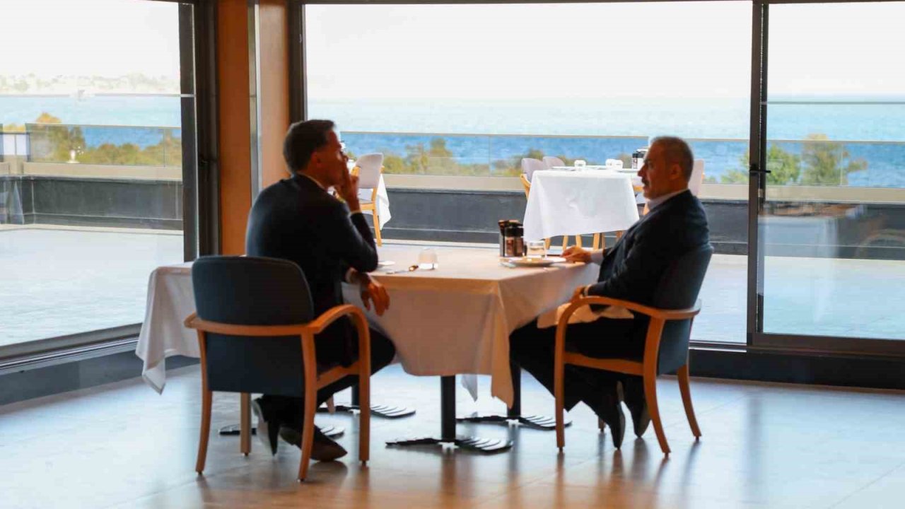 Dışişleri Bakanı Hakan Fidan, Nato Dışişleri Bakanları Gayriresmi Toplantısı Öncesinde Nato Genel Sekreteri Mark Rutte İle Çalışma Yemeğinde Bir Araya Geldi.