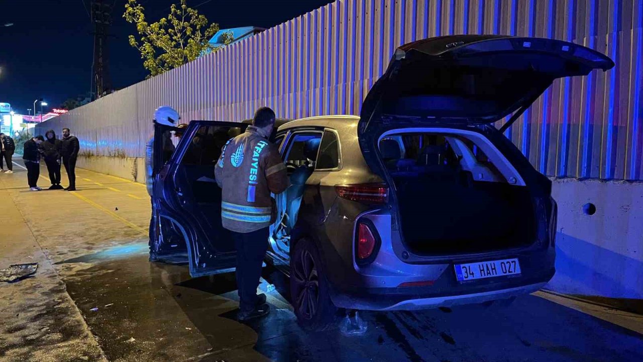 Başakşehir’de İki Araç Kafa Kafaya Çarpıştı: 5 Yaralı