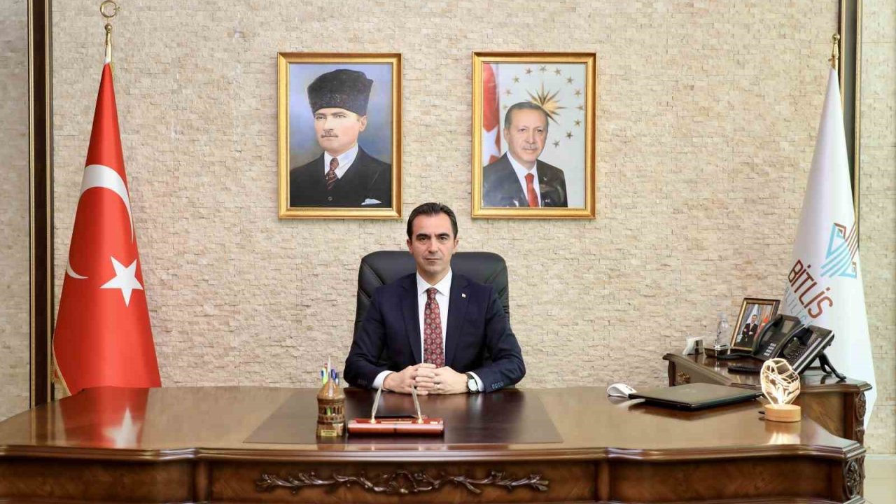 Vali Karakaya, Hayalindeki