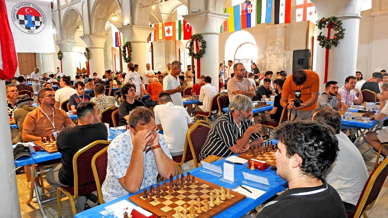 Dünyaca Ünlü Satranç Ustaları Çeşme’de Buluşacak