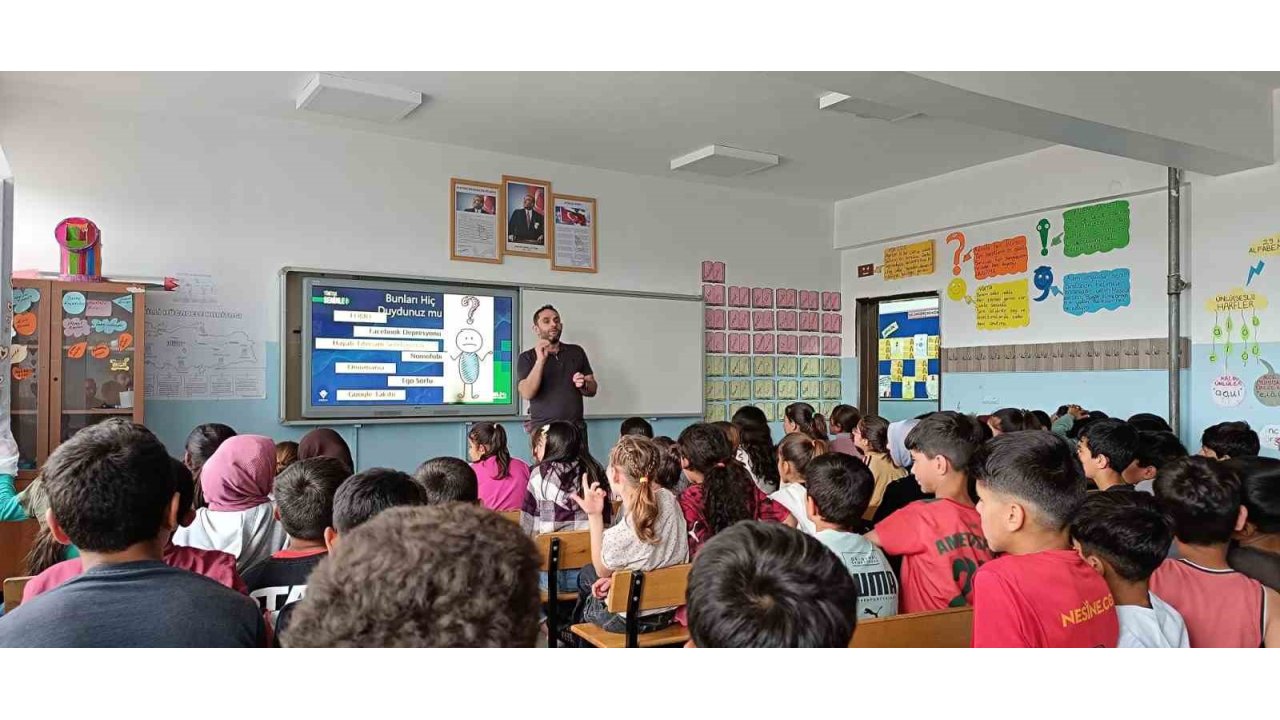 Dicle’de Ortaokul Öğrencileriyle Bilim Söyleşisi Gerçekleştirildi
