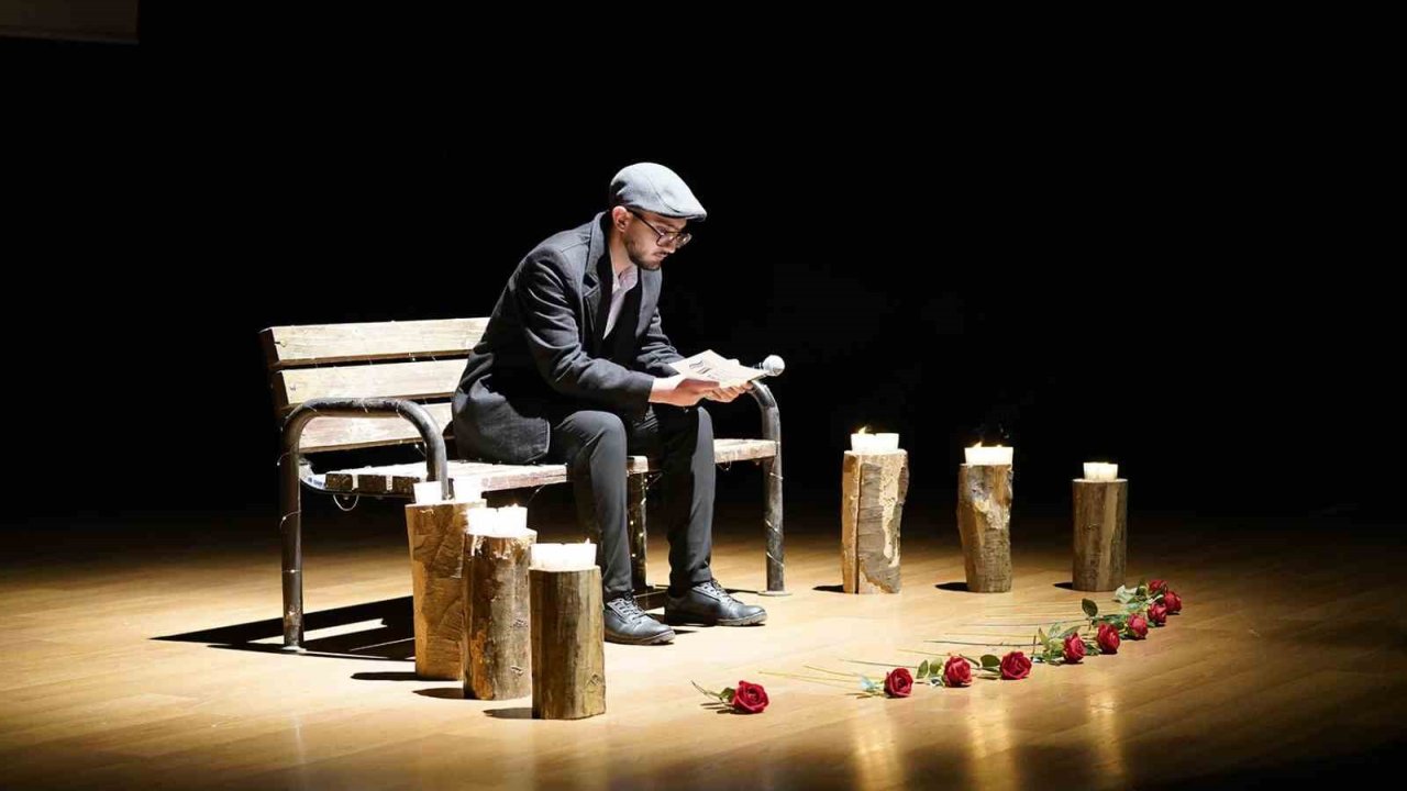 Uluslararası Öğrenciler Türk Kültürünü Sahnede Tanıdı