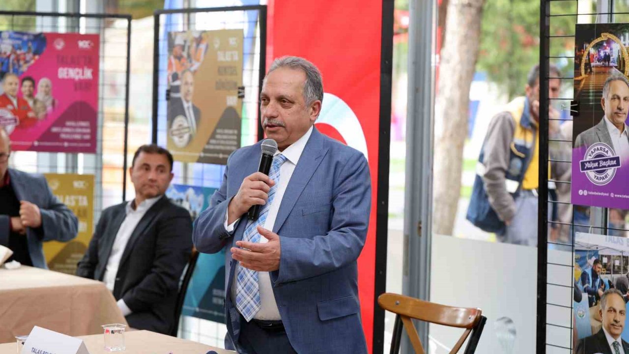 ‘Vatandaş Soruyor Başkan Cevaplıyor’ Bu Kez 7/24 Kütüphane’de