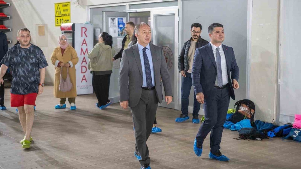 Çakmur’dan Genç Kulaçlara En Tatlı Moral