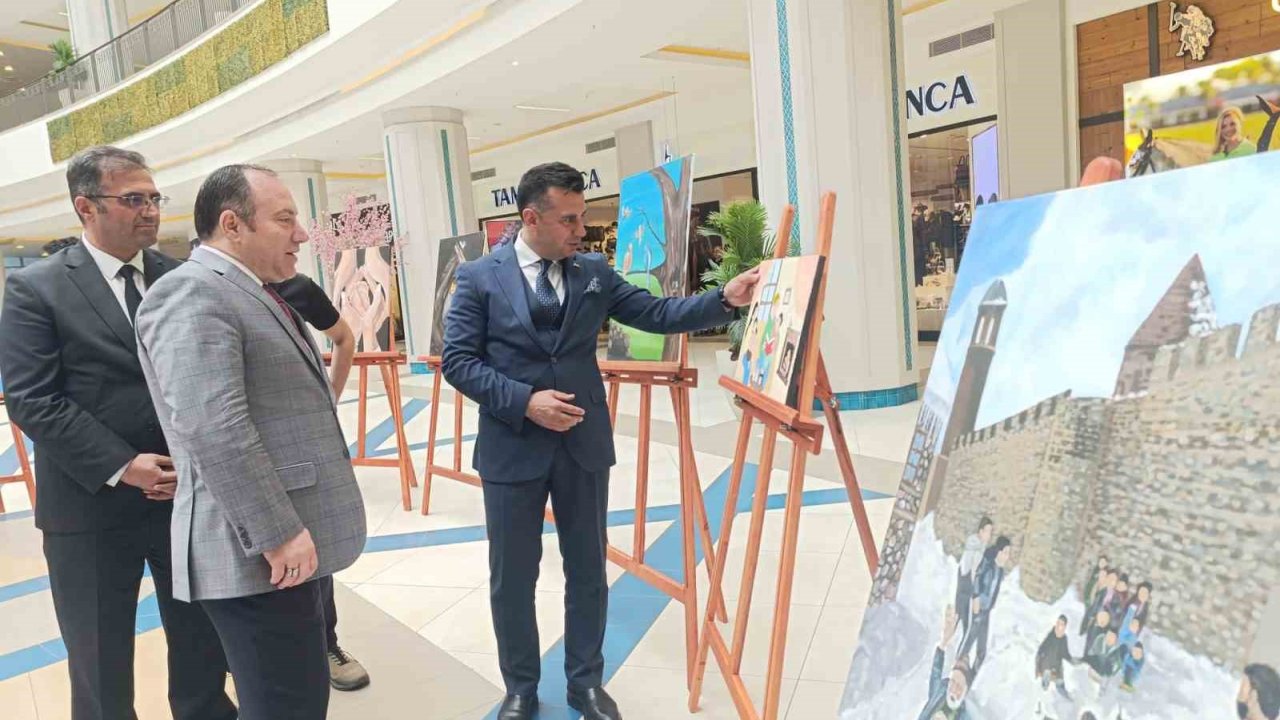 Aile Yılı Temalı Resim Sergisi Sanatseverlerle Buluştu