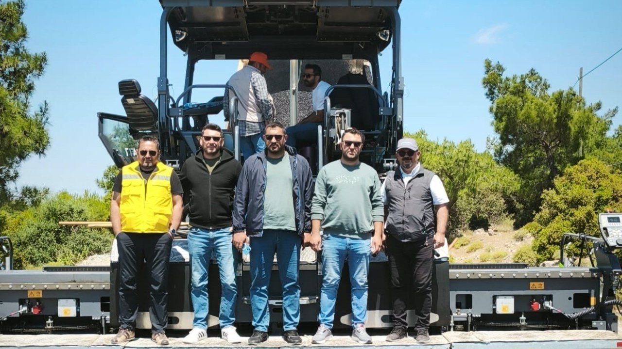 Ayvacık’ta Sıcak Asfalt Çalışmaları Başladı