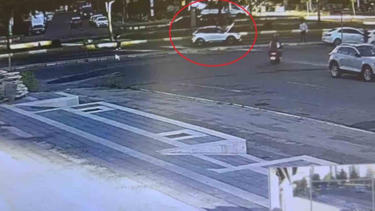 Diyarbakır’da Lise Öğrencisini Hayattan Koparan Kaza Güvenlik Kamerasına Böyle Yansıdı