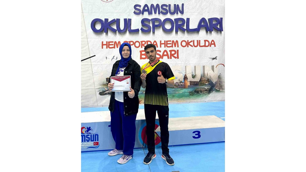 Elazığlı Sporcu Bilek Güreşinde Türkiye 2’ncisi Oldu