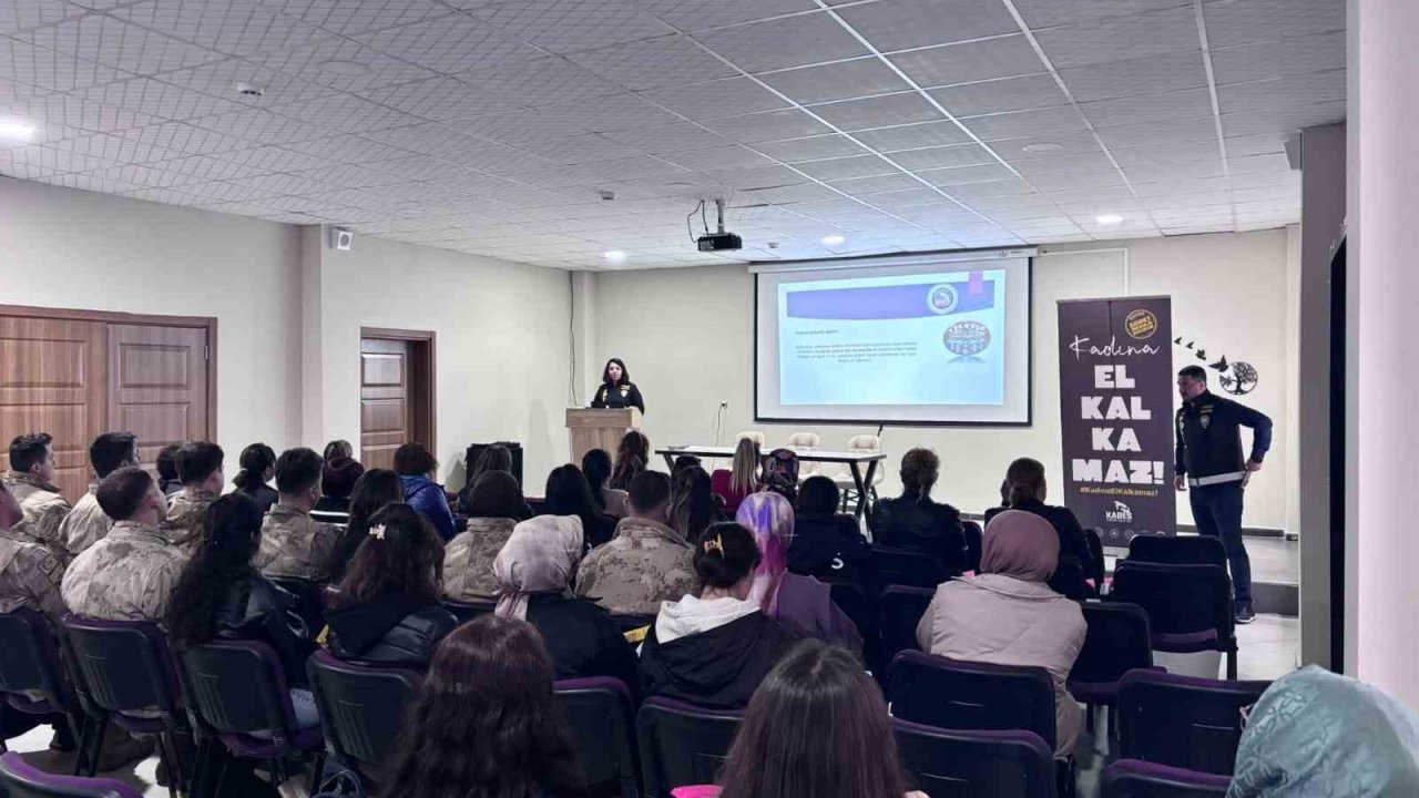 Pülümür’de ‘Aile İçi Ve Kadına Karşı Şiddetle Mücadele’ Semineri