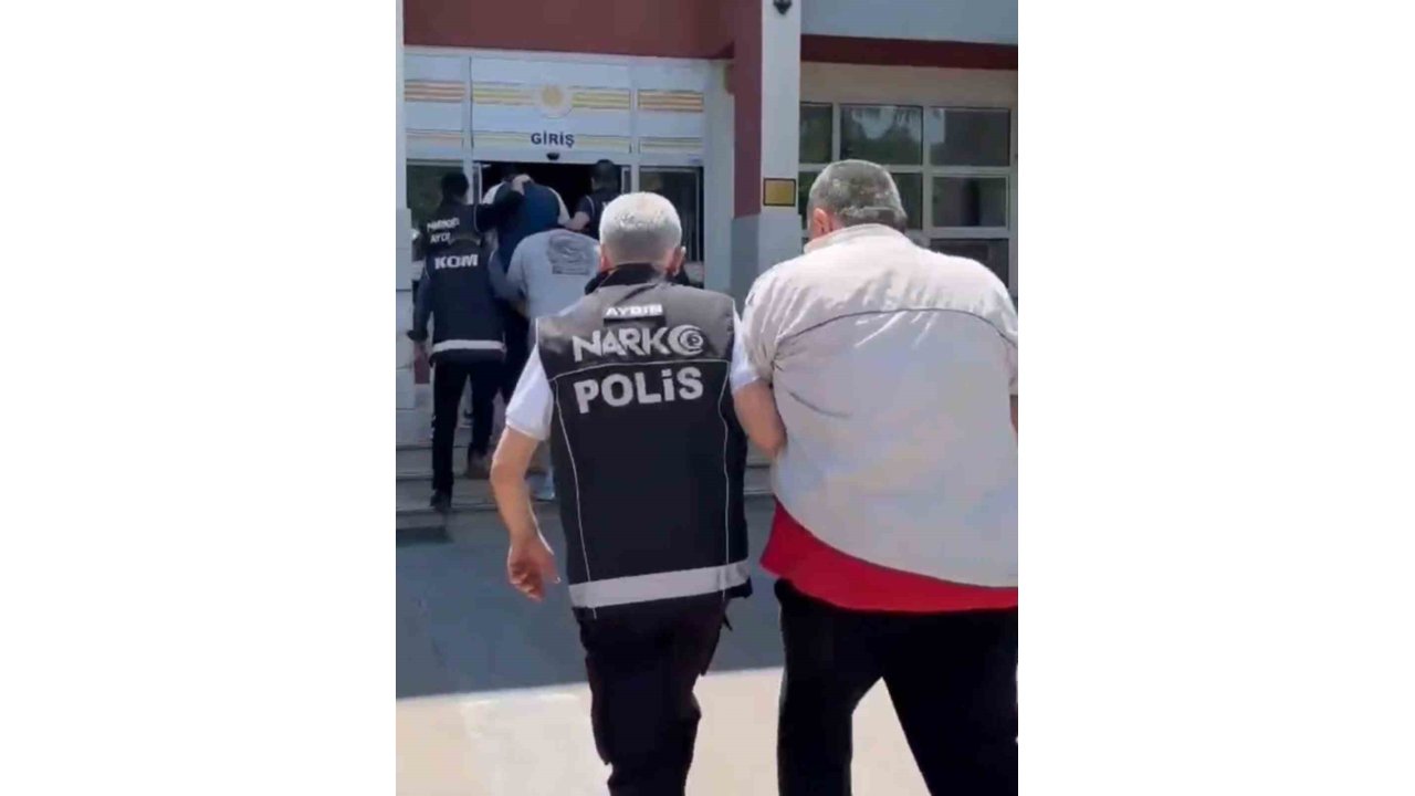Uyuşturucu Ticareti Yapan Baba Ve 3 Oğlu Tutuklandı