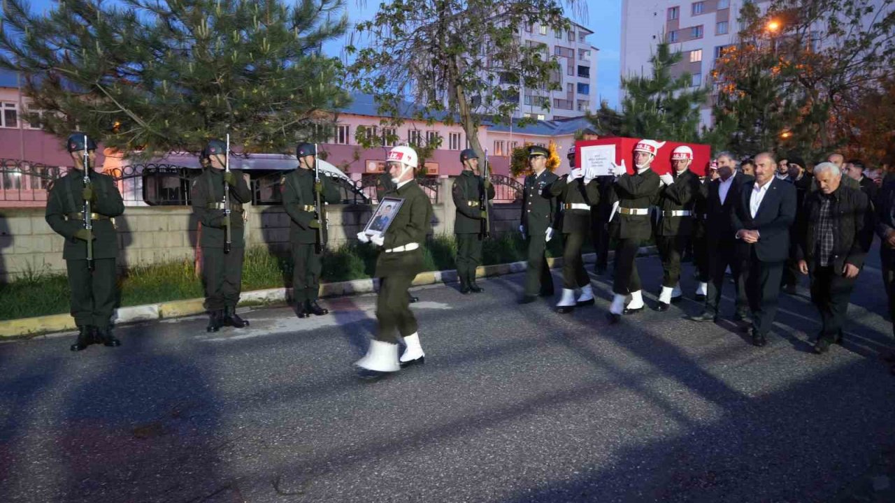 Pençe-kilit Harekatı Bölgesinde Şehit Olan Uzman Çavuş Mesut Karadağ’ın Naaşı Muş’a Getirildi