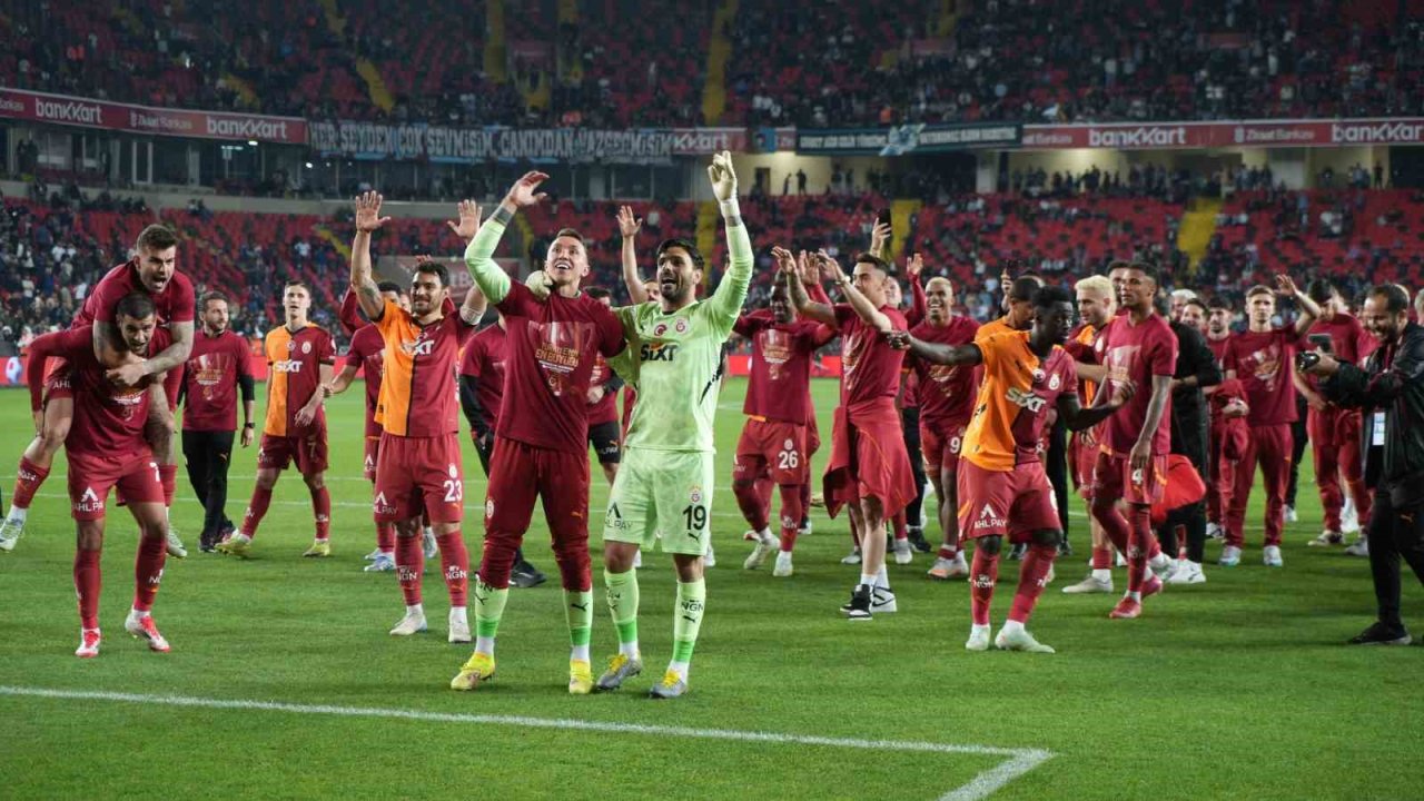 Fernando Muslera, Bülent Korkmaz’ın Rekoruna Ortak Oldu