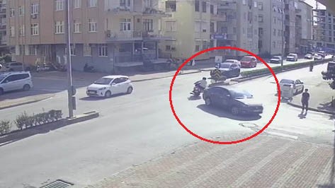 Kaza Yapan Motosikletliyi Kaskı Kurtardı