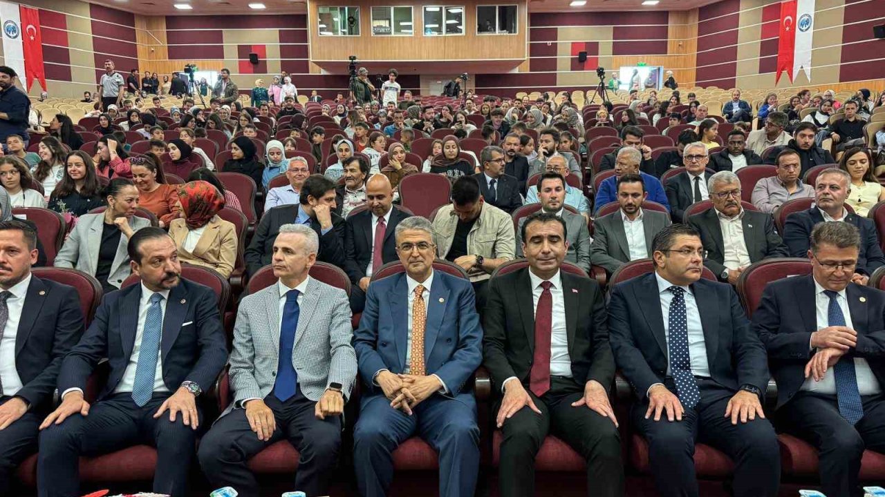 Milletvekili Aydın, Kızıl Elma Türkçe Ödül Törenine Katıldı