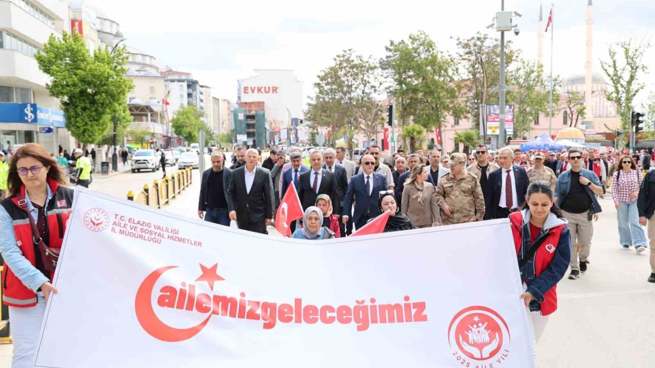 Elazığ’da ‘Aile Yılı’ Yürüyüşü