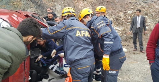 Otomobil taklalar attı: 4 yaralı