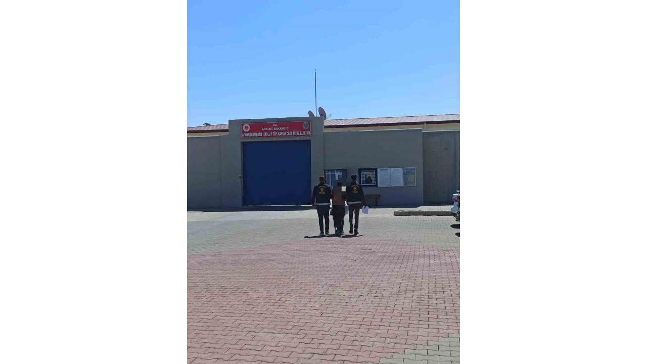 Çeşitli Suçlardan 10 Yıldır Aranan Şahsı Polis Yakaladı