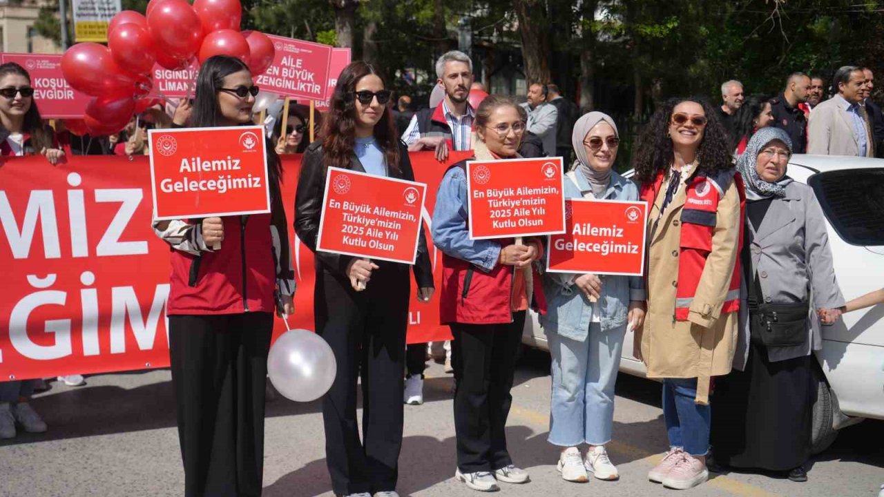 Niğde’de Aile Yılı Yürüyüşü Gerçekleştirildi