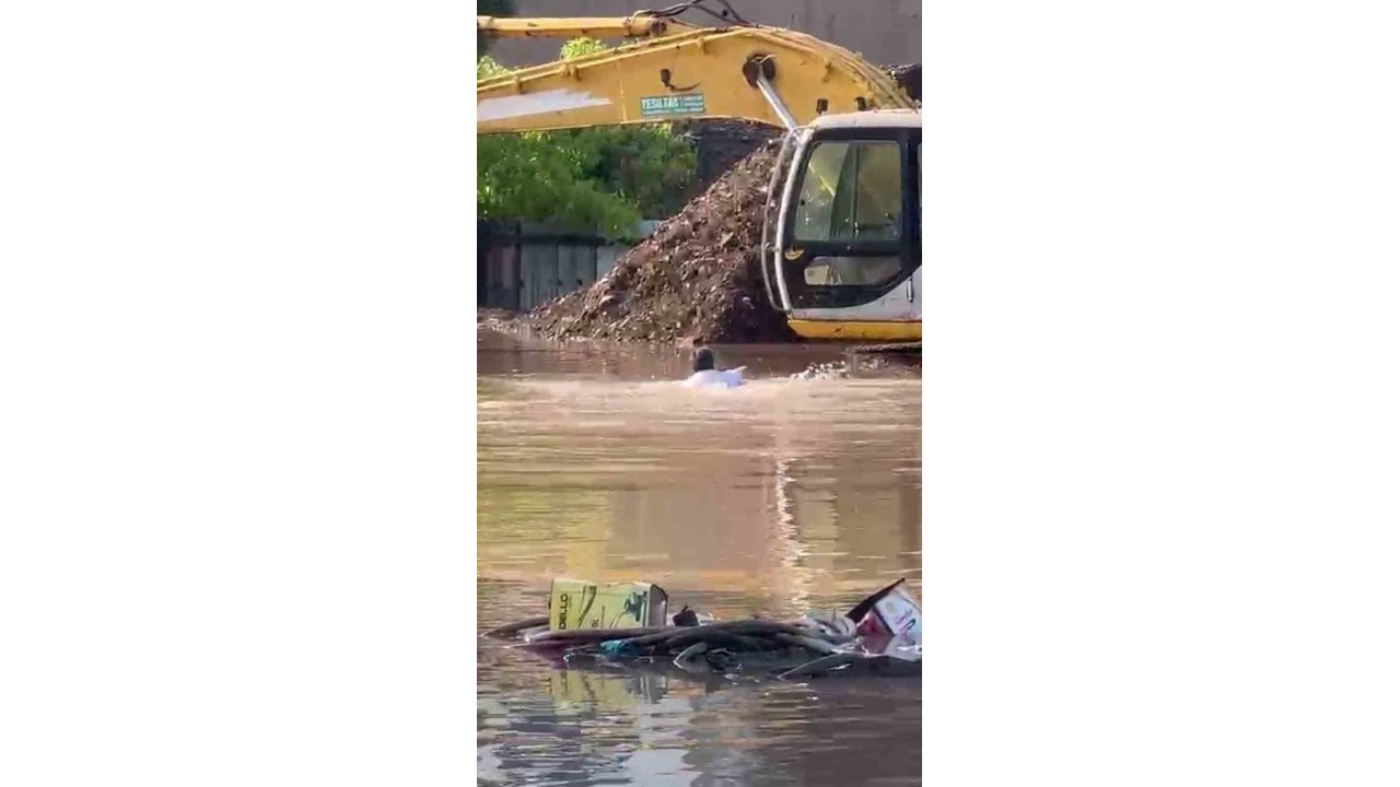 İş Makinası Operatöründen Oyunları Aratmayan Kurtarma Operasyonu