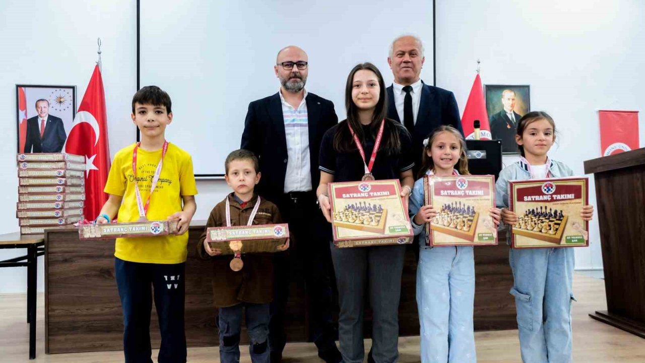 Kastamonu’da Düzenlenen Satranç Turnuvasında Gençler Kıyasıya Yarıştı