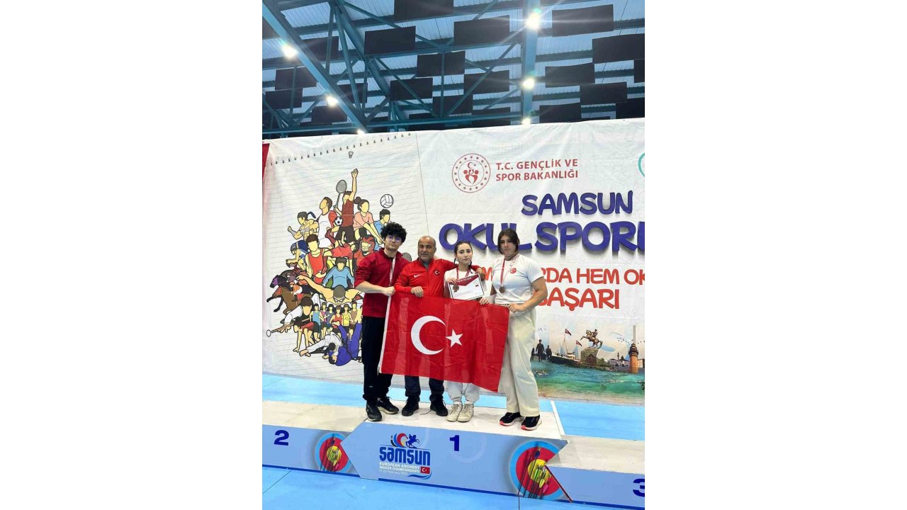 Gazi Anadolu Lisesi Öğrencileri Türkiye Şampiyonasında Kürsüye Çıktı