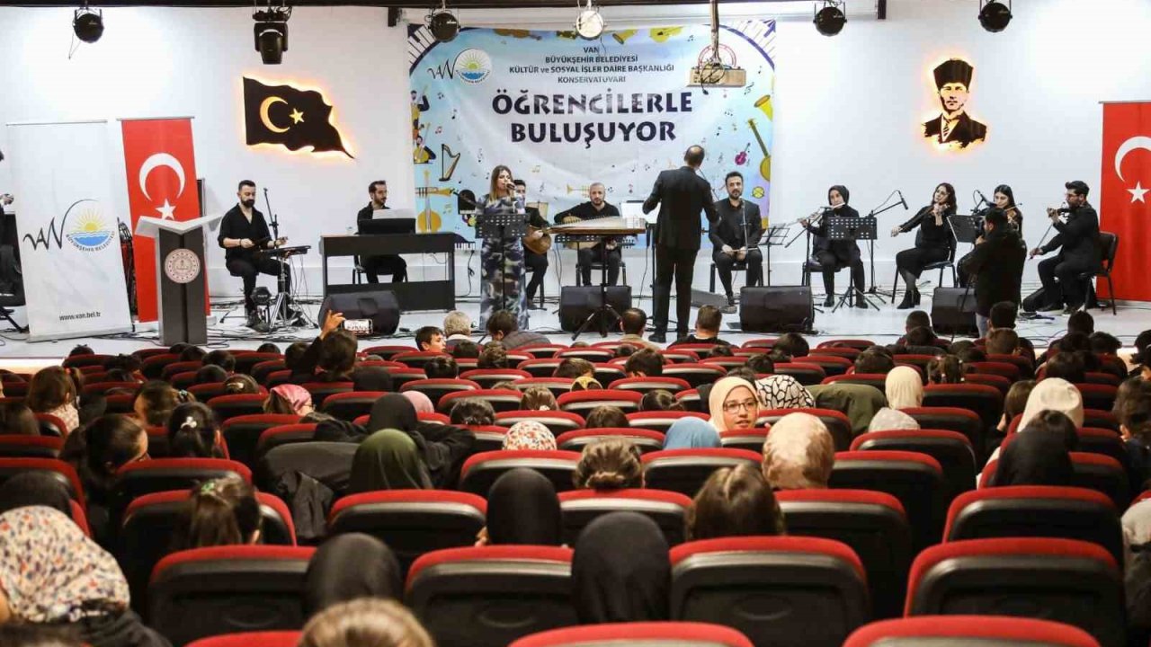 Van Büyükşehir Belediyesi Konservatuvarı İlçelerle Buluşuyor