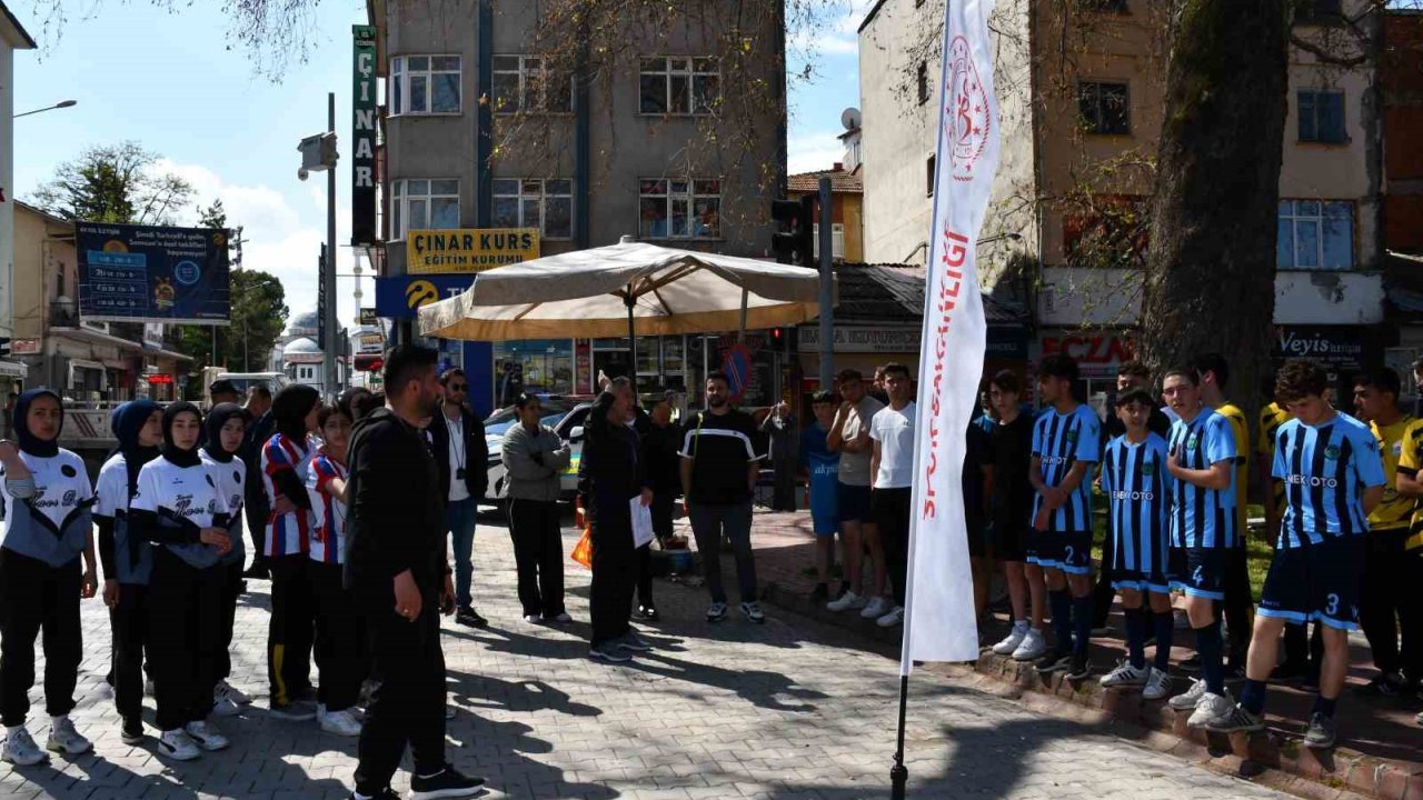 Vezirköprü’de 19 Mayıs Coşkusu Kros Yarışıyla Başladı