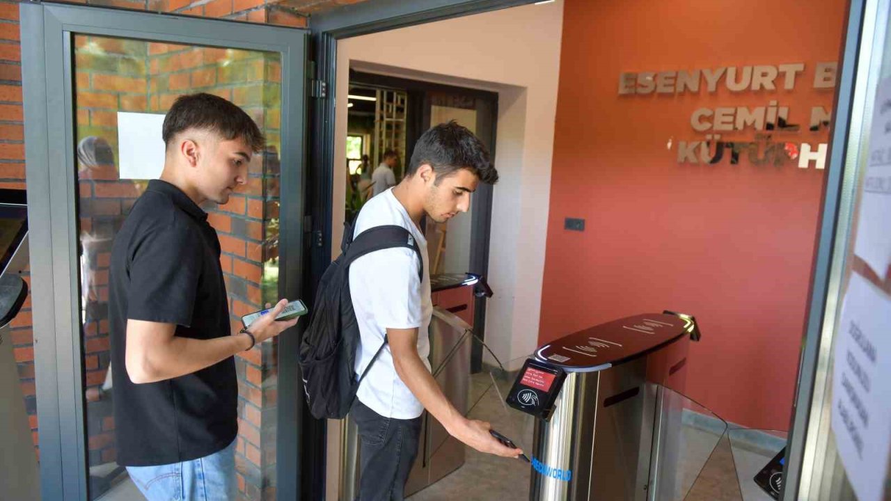 Esenyurt’ta Kütüphaneler Akıllı Sisteme Geçiyor