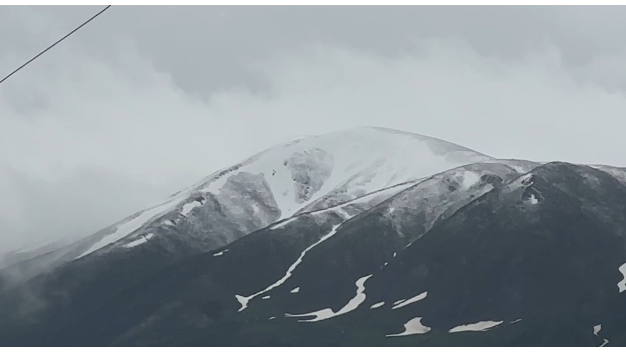 Yüksekova’da Sağanak Ve Kar Yağışı Etkili Oldu