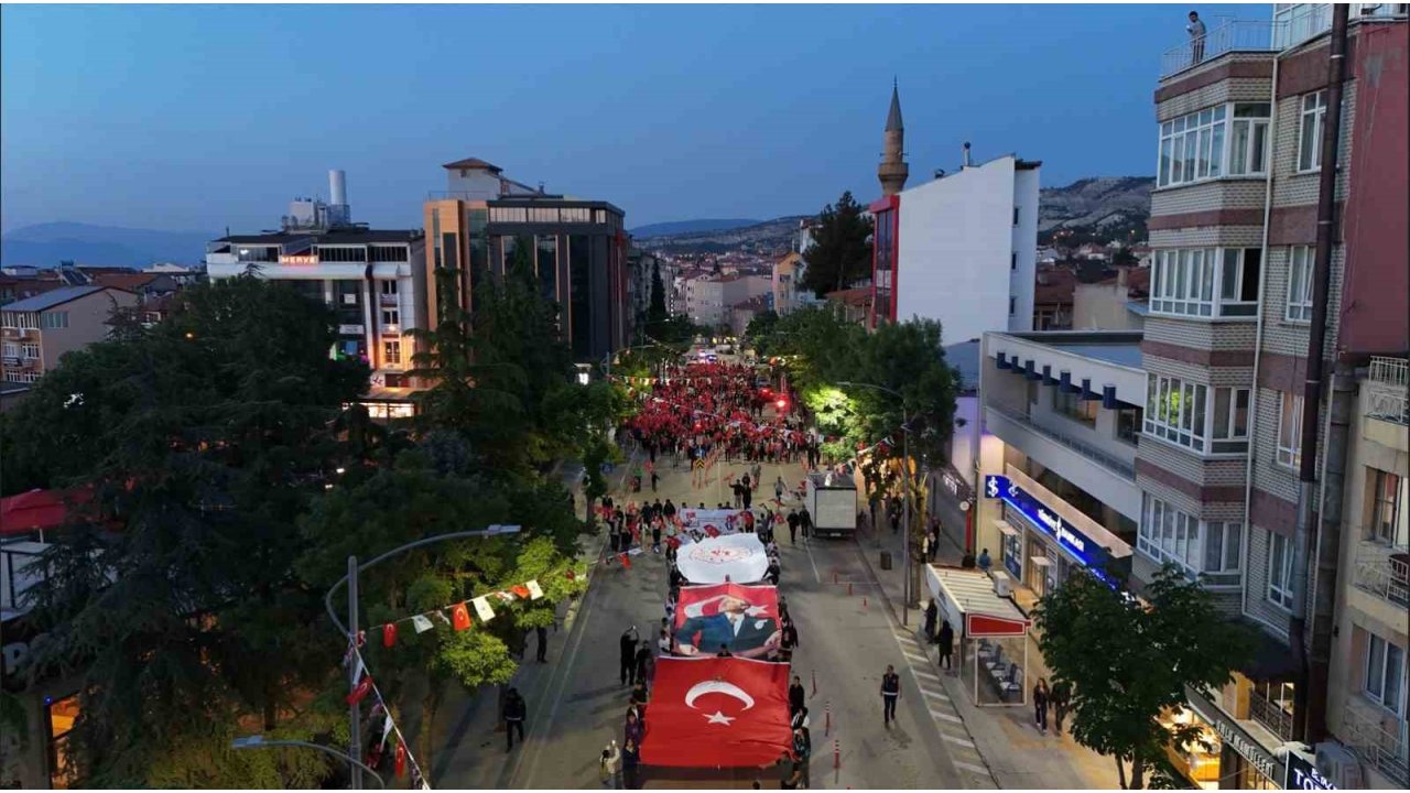 Burdur’da ’gençlik Haftası’ Kortej Yürüyüşüyle Başladı, Konserlerle Coşku Doruğa Çıktı