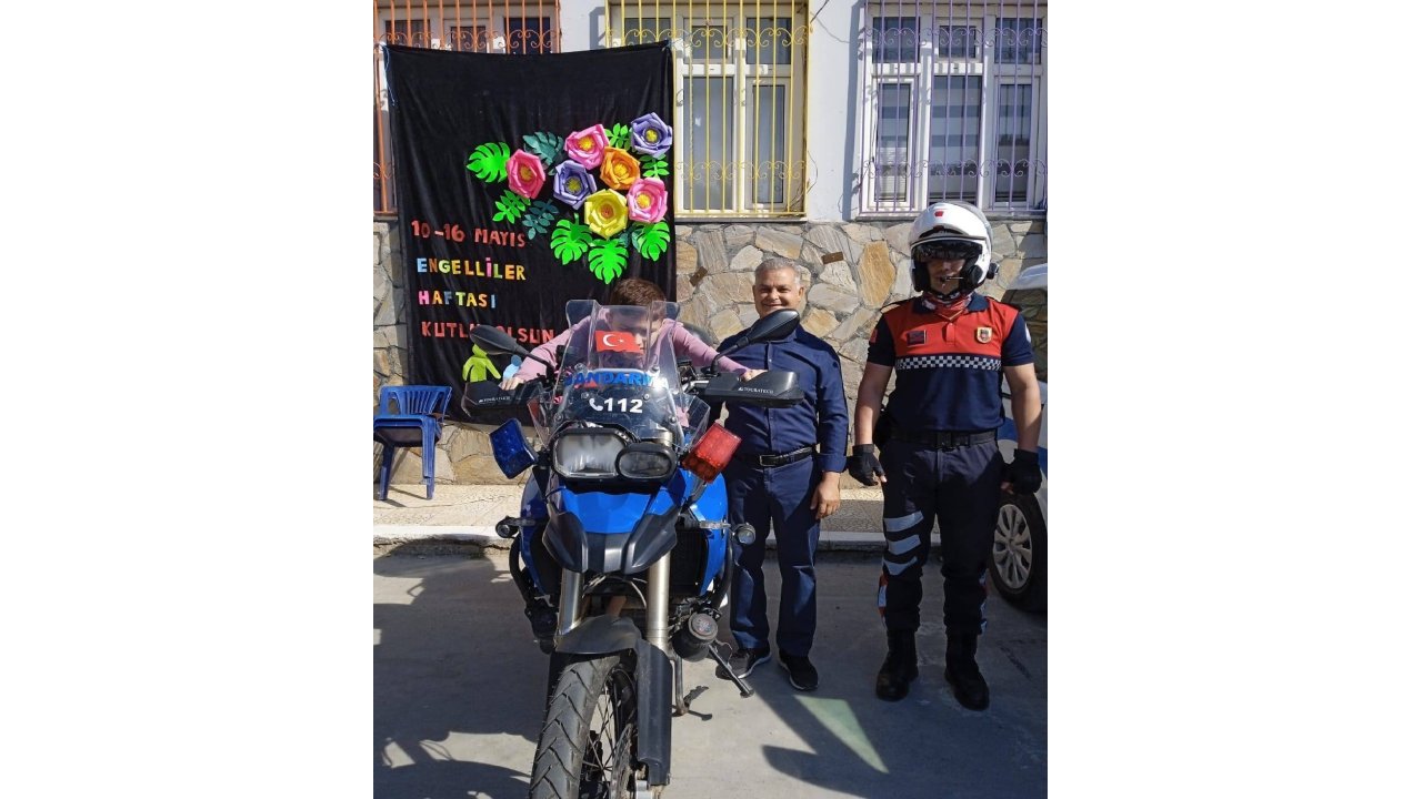 Sultanhisar’da İlkokul Öğrencilerine Jandarma Tanıtıldı