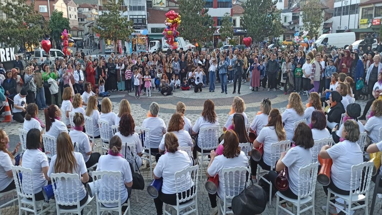Devrek’te Kadınların Darbuka Şovu