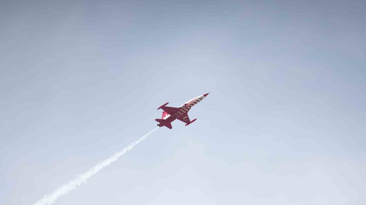 Solotürk Ve Türk Yıldızları’ndan Samsun’da Çevre Tanıma Uçuşu