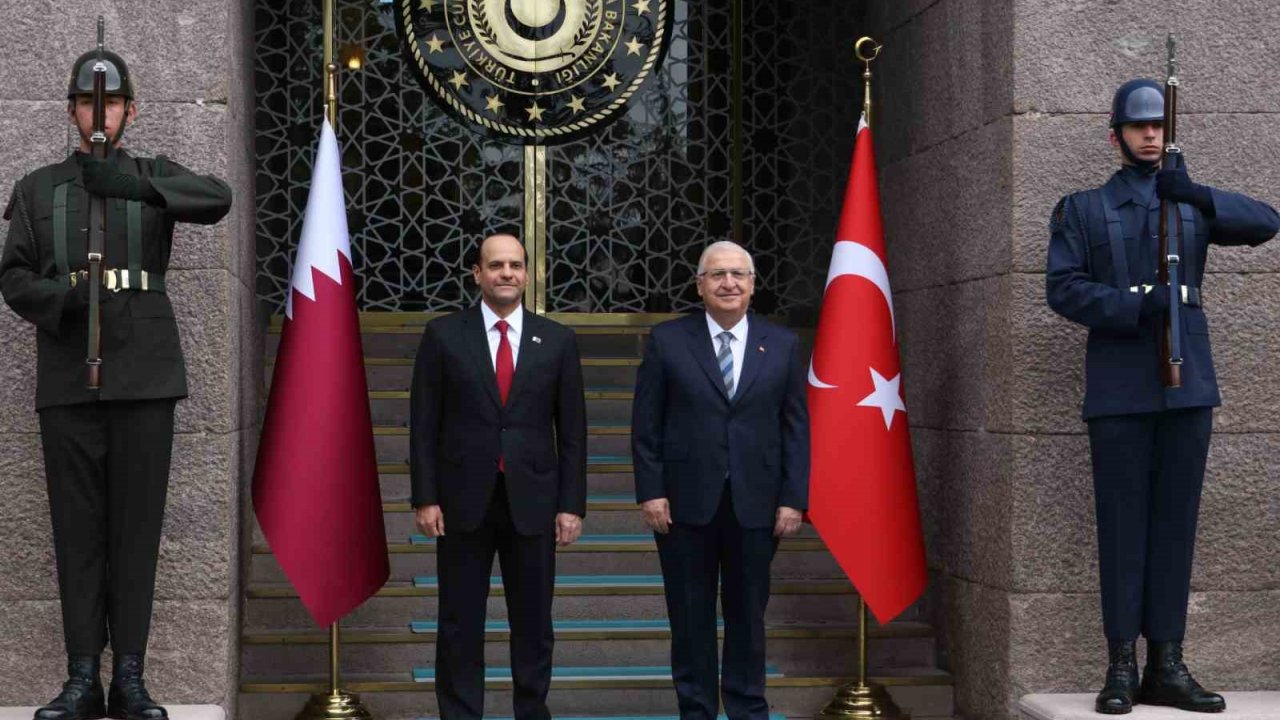 Bakan Güler Katar Savunma İşlerinden Sorumlu Devlet Bakanı Al Sani İle Bir Araya Geldi