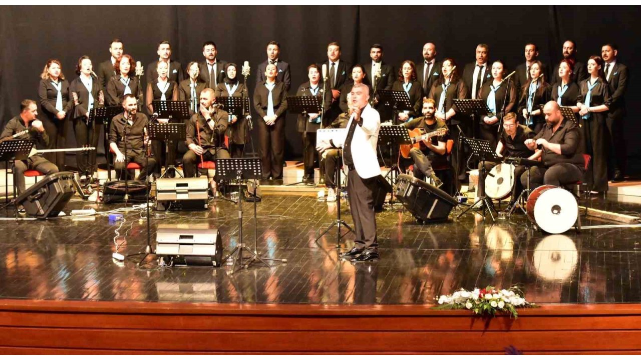 Esogü Hastanesi Personeli Hemşirelik Haftası Konseri Verdi