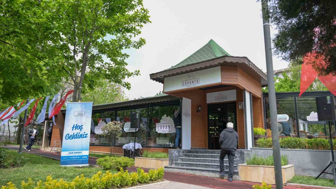 Esenyurt’ta Lavanta Emekli Evi Uygun Fiyatı Ve Lezzetli Menüsüyle Yoğun İlgi Görüyor