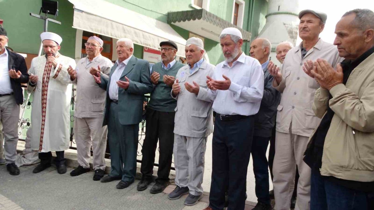 Hisarcık’tan 19 Hacı Adayı Kutsal Topraklara Uğurlandı
