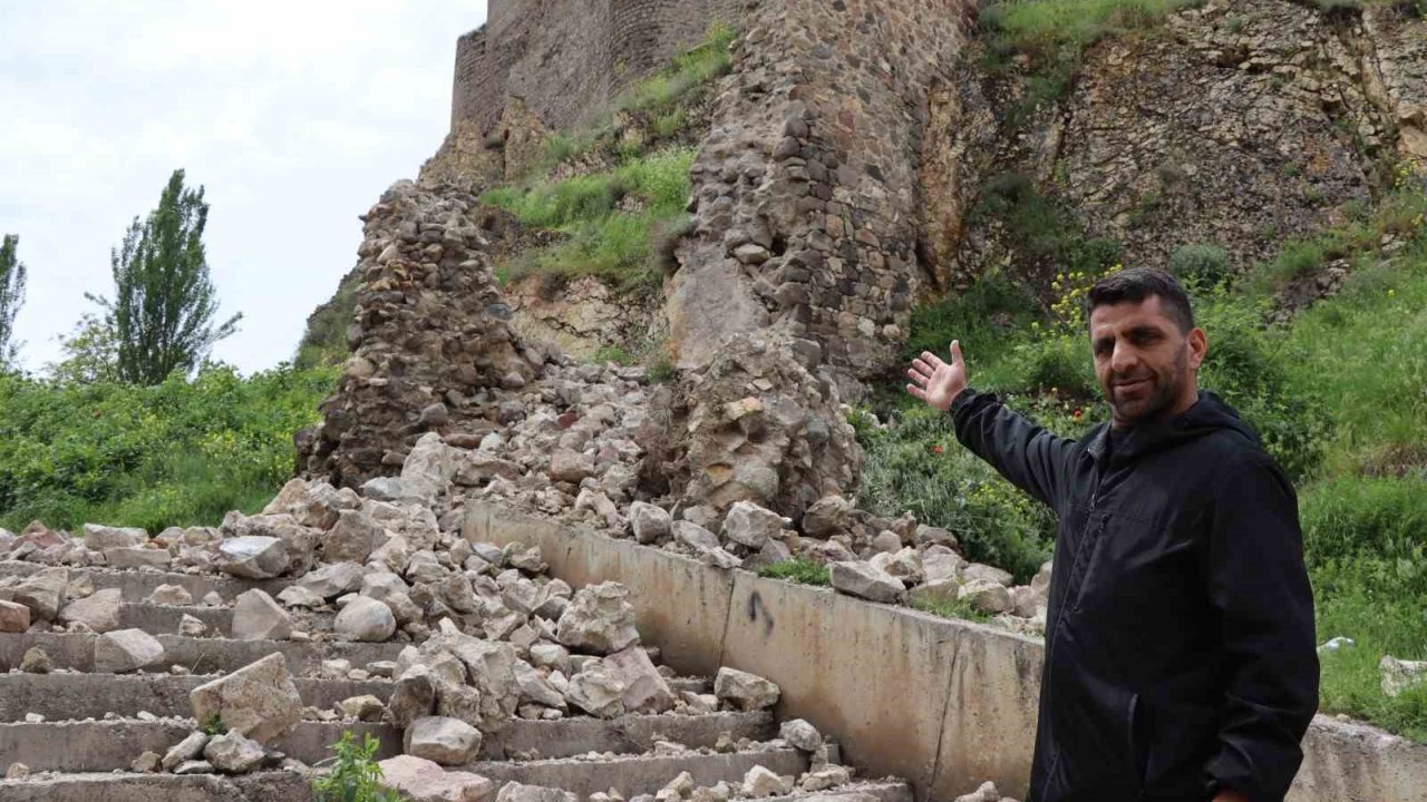 Oltu Kalesi Yıkılma Tehlikesiyle Karşı Karşıya