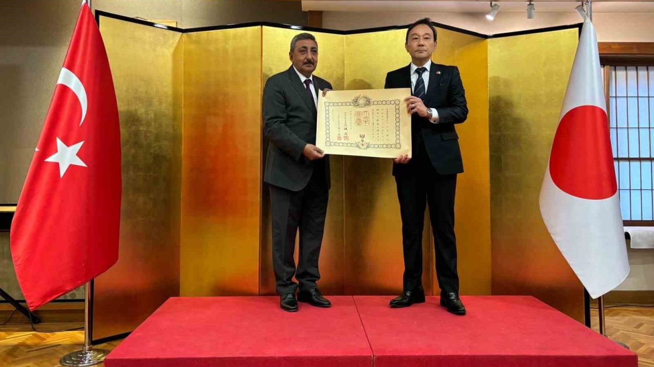 Afad Aydın İl Müdürü Mumcu’ya Japonya İmparatorluk Nişanı