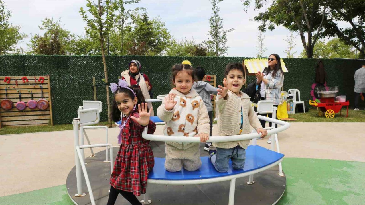 Küçükçekmece Belediyesi Bi’mola Engelsiz Yaşam Merkezi’nde Bahar Şenliği Düzenledi